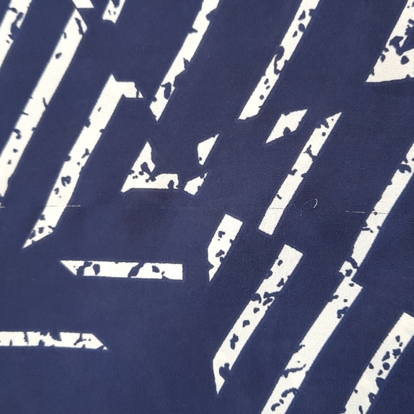 RW&CO sleeves blue and cream blouse, size medium - Picture 5 of 10